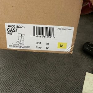 BORN, size 10m, color (rust)